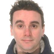 Consulente IT fornisce lezioni lato software e hardware lato PC / consigli e assemblaggio PC gaming